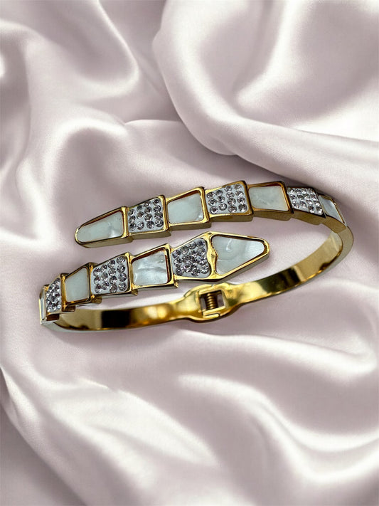 Fancy bangle
